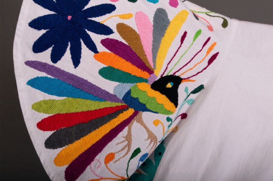 Blusa con Olanes Artesanales