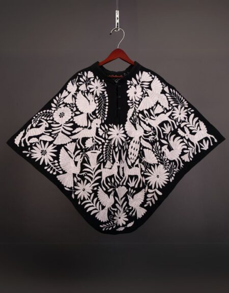 Poncho Artesanal Negro con Blanco