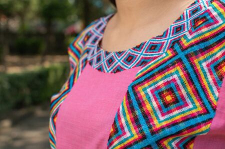Blusa Rosa con Bordado Mexicano