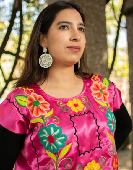 Blusa Rosa con Bordados