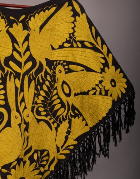 Capa Artesanal Amarilla con negro