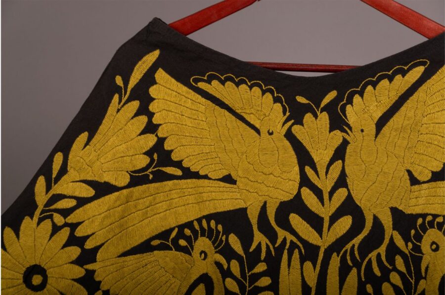 Capa Artesanal Amarilla