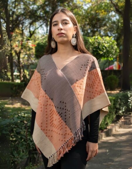 Capa con bordados Artesanales Mexicanos