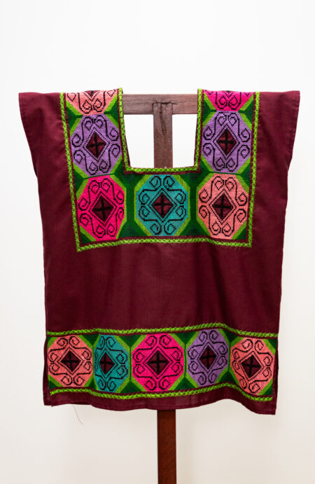 Huipil en color Vino