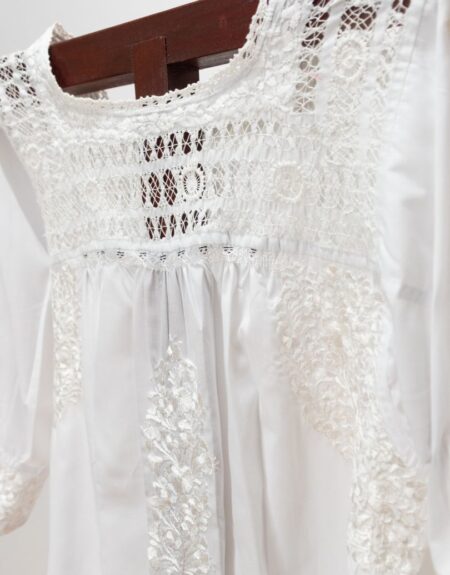 Blusa Blanca Bordada