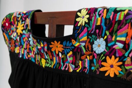 Blusa Negra Artesanal