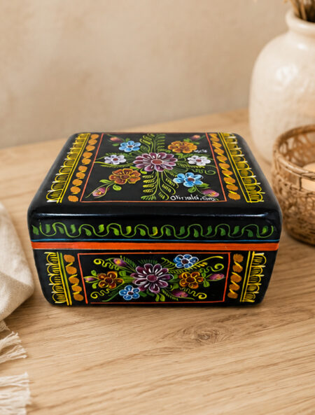 Caja de Olinalá Chica