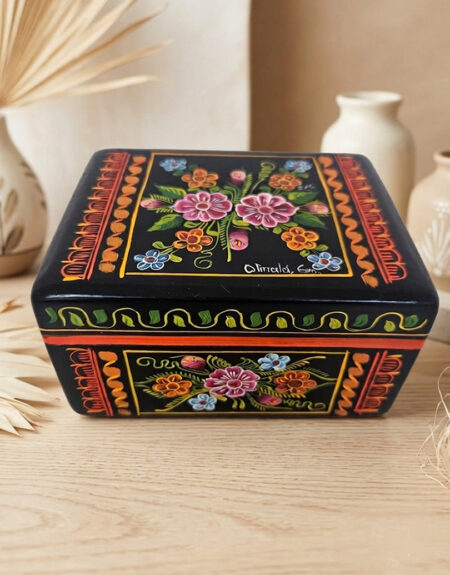 Caja de Olinalá Chica